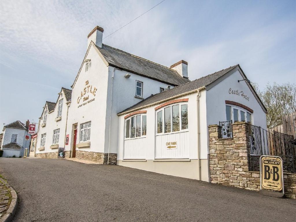The Castle Hotel Talgarth